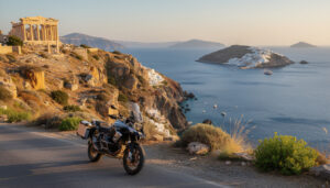 découvrez un road trip moto inoubliable en grèce, alliant îles paradisiaques, paysages du continent et sites antiques incontournables à intégrer dans votre itinéraire.